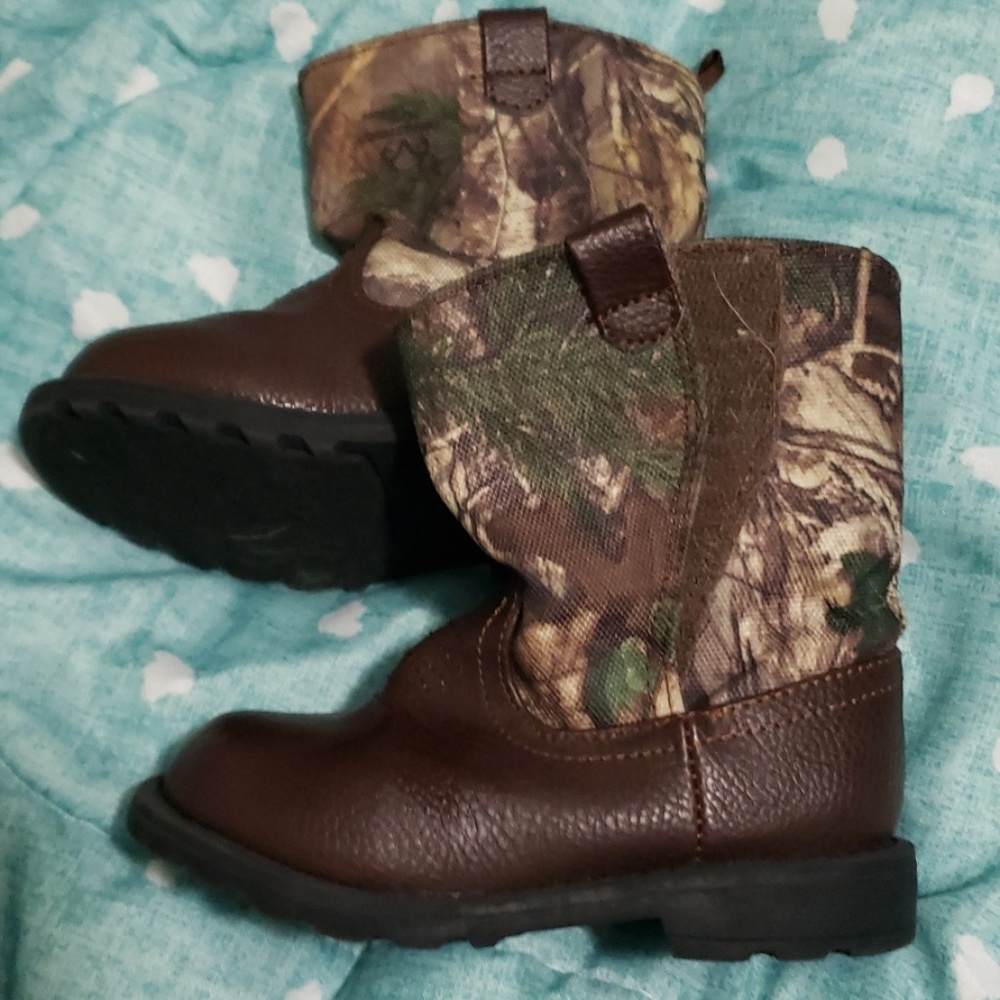 Camo toddler boots